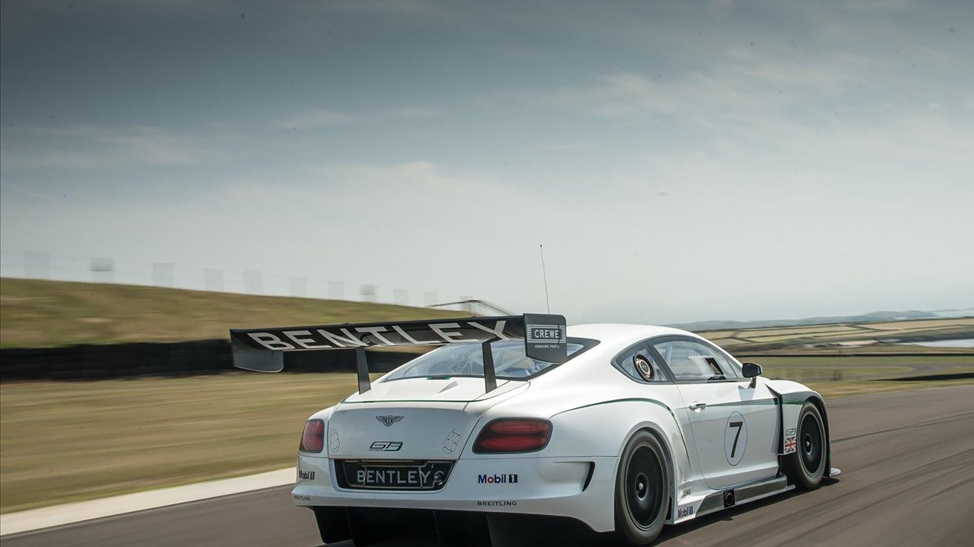 乐鱼体育在线下载-乔治·巴尔：全黑队防线的“定海神针”，出色的防守技术为全队保驾护航