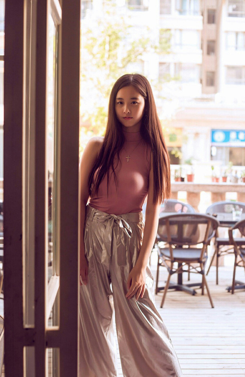 乐鱼体育平台-曼联在联赛中全取三分，积分追赶领先者